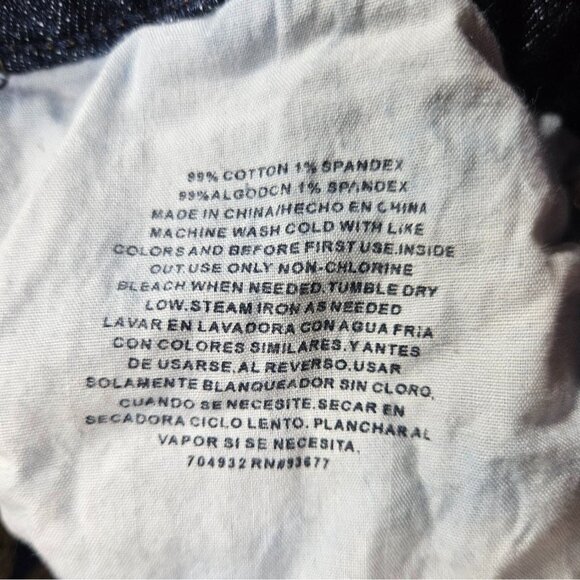 St. John's Bay Women Size 10 Petite Pockets Straight Leg Denim Blue Jeans Capris - Picture 5 of 10